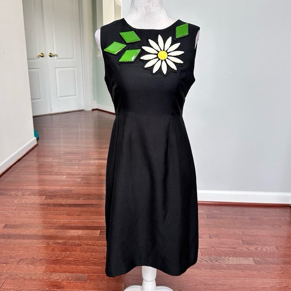 Luxury KARTA Black White Green Cocktail Embellished Daisy Studded Floral Dress - Picture 2 of 10